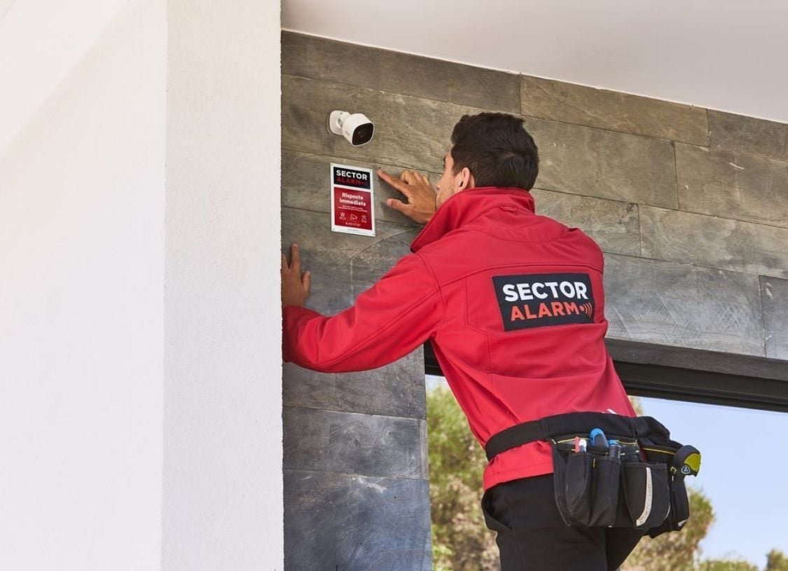 Installazione professionale e senza opere murarie Sector Alarm