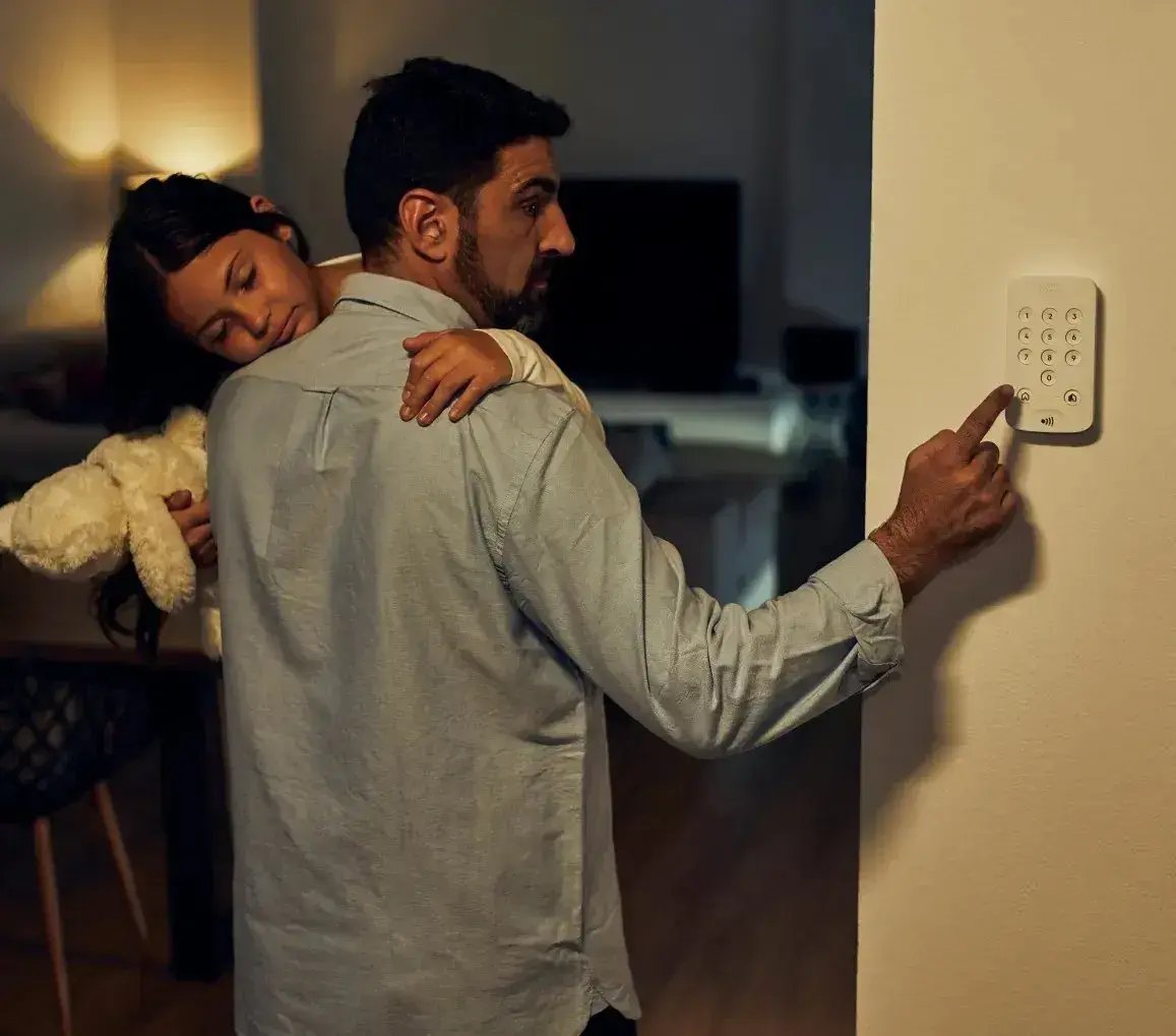 Attivazione semplice del sistema di sicurezza casa con pannello allarme Sector Alarm Attivazione semplice del sistema di sicurezza casa con pannello allarme Sector Alarm