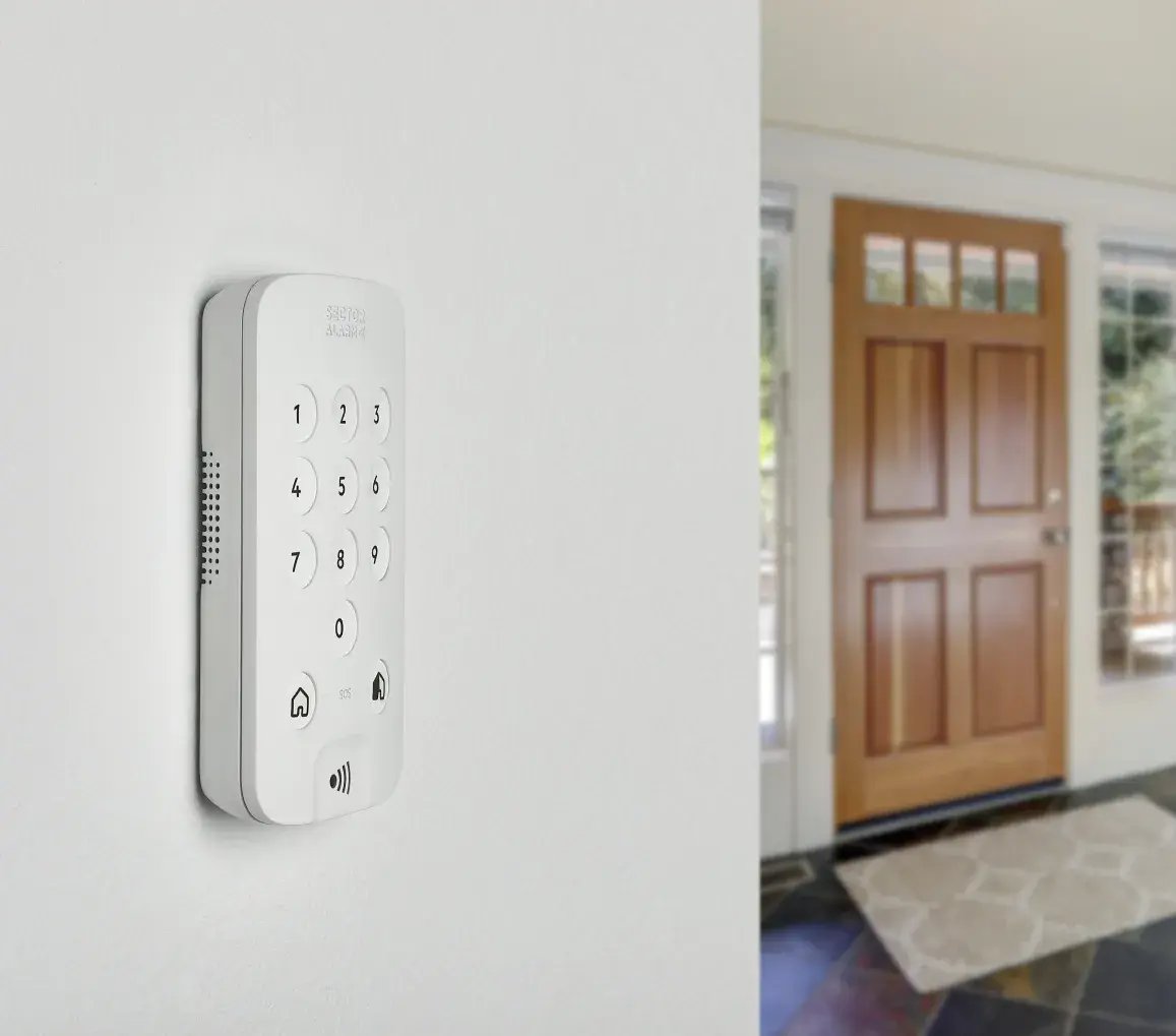 Tastierino Sector Alarm installato all’ingresso di casa, con funzione di notifica sonora attiva Tastierino Sector Alarm installato all’ingresso di casa, con funzione di notifica sonora attiva
