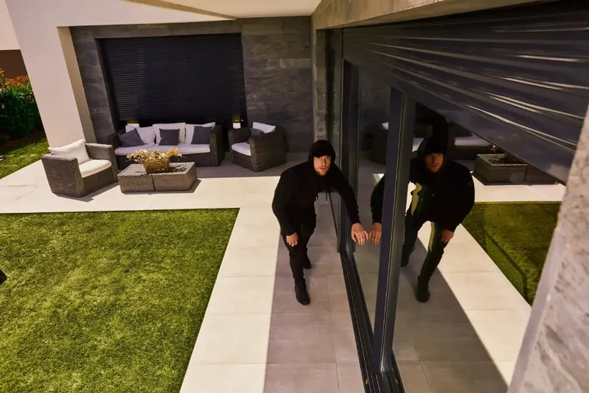 Come proteggere la casa dai ladri in estate?